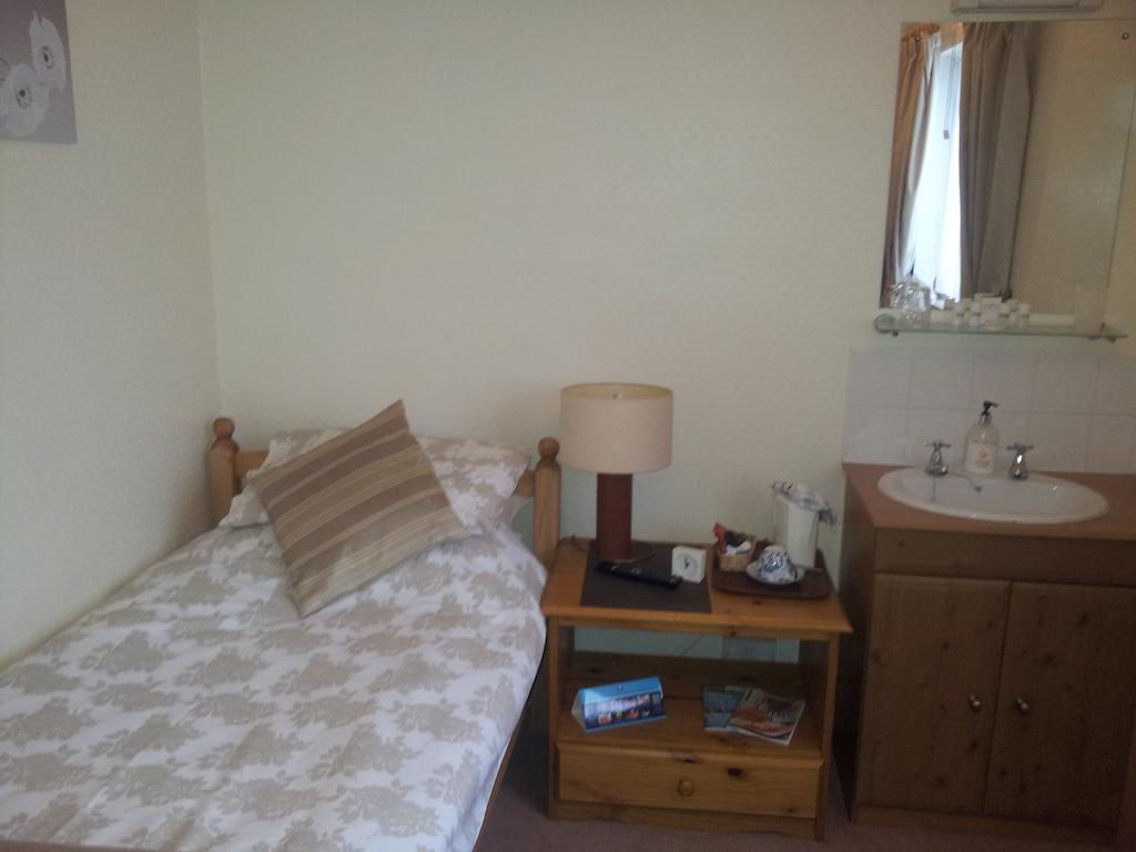 The Adelphi Bed & Breakfast Paignton Oda fotoğraf